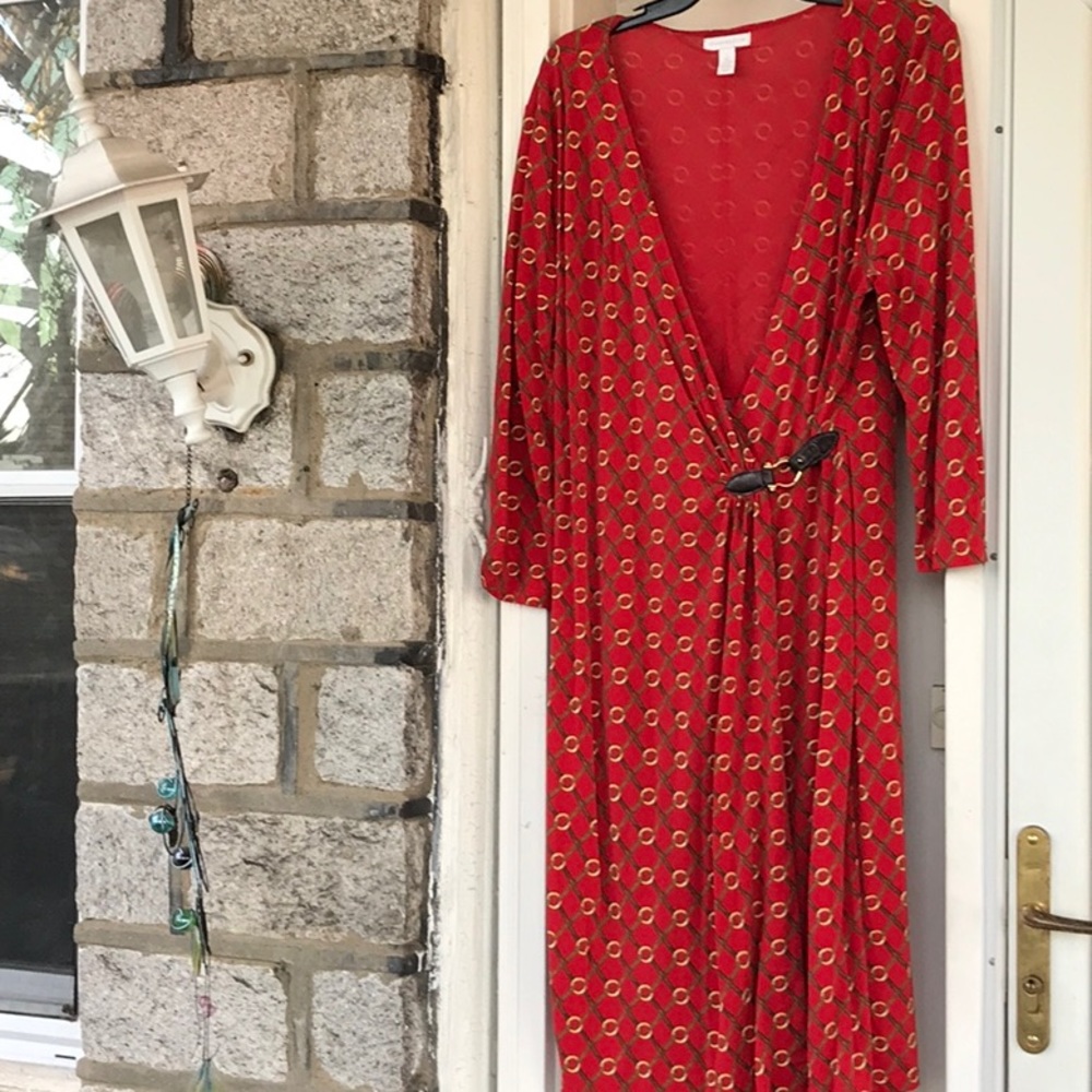 Holiday beauty red dress w/gold chain design